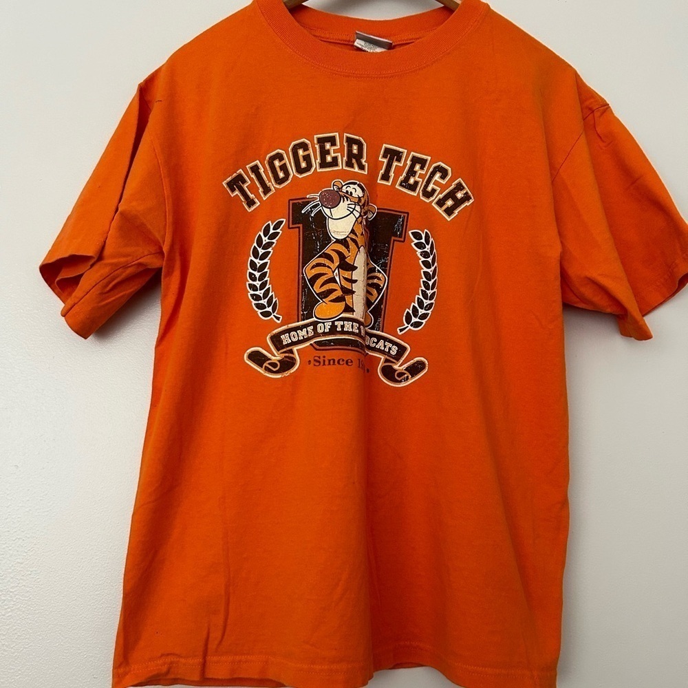 VTG Disney Store Tigger Tech t shirt M